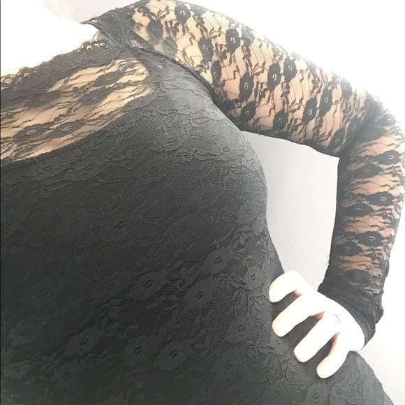 Mudd Tops - Black lace top!